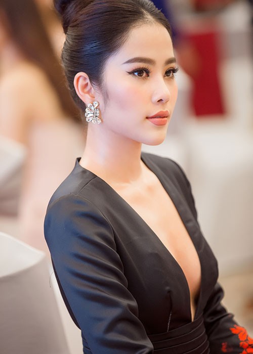Ha Thu nhan vuong mien, chinh thuc tham gia Miss Earth 2017-Hinh-12